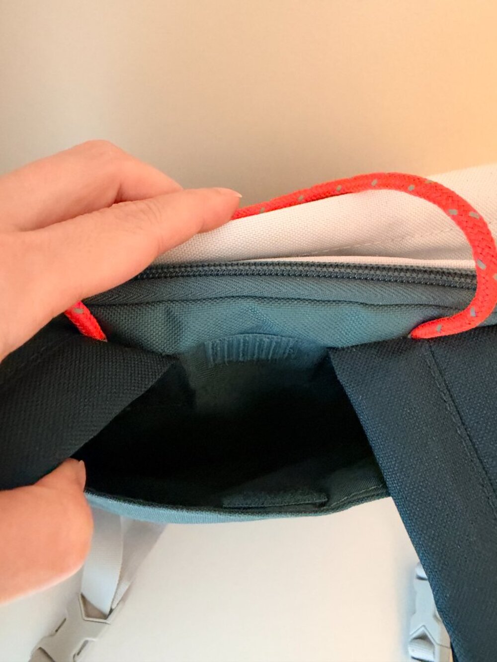 Nike Tanjun Colorblock Backpack - Picture 9 of 12